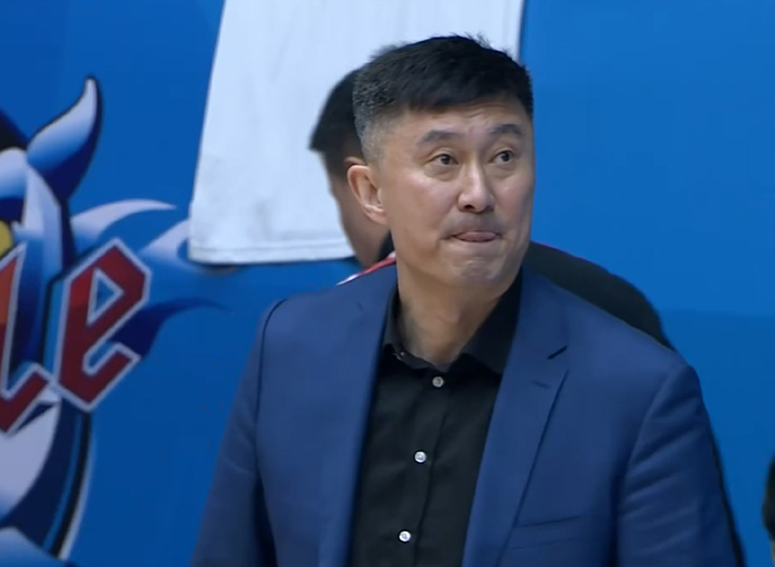 开云-霸气！杜锋回怼记者：我没有遗憾，很多球队没有冠军，我们有11个|北京队|广东队|广东男篮|北京首钢|比赛_新浪体育_新浪新闻